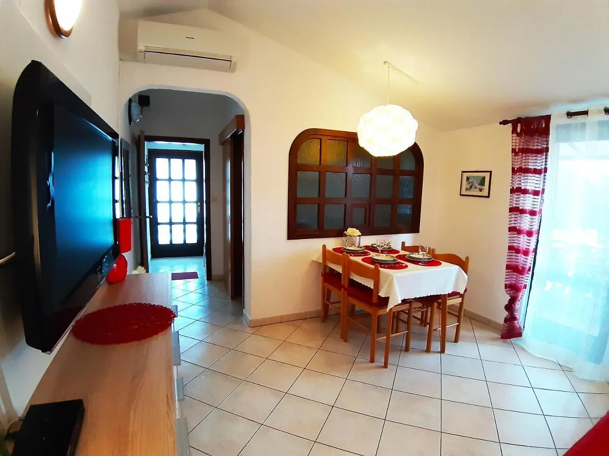Apartments Zrinka 793 Porec